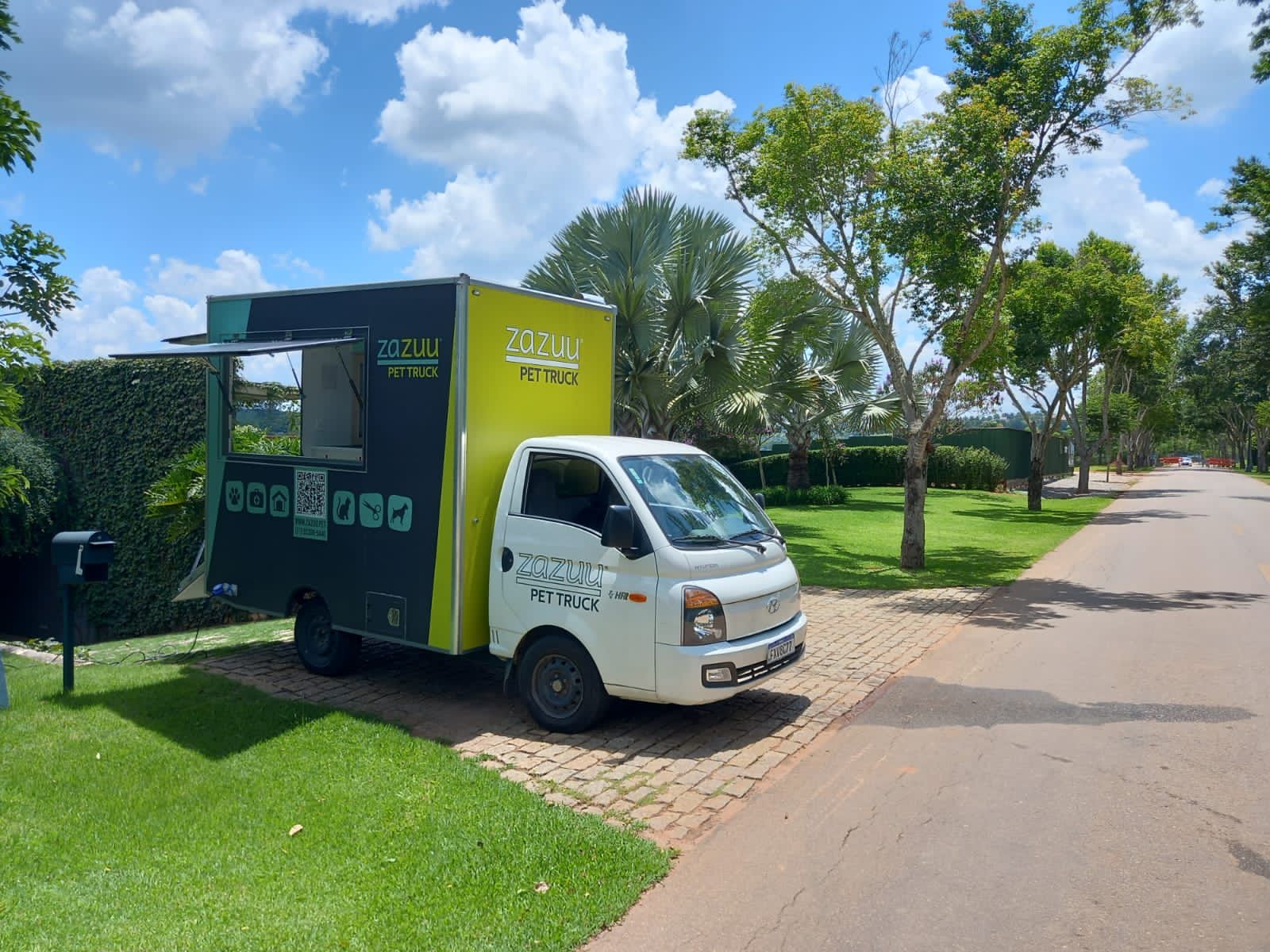 Pet truck da zazuu equipado para atendimento de pets